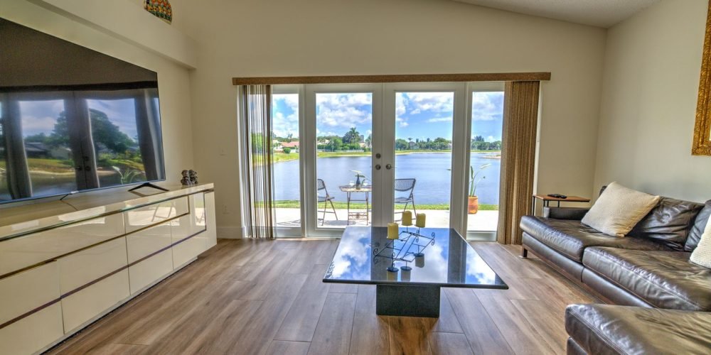 Family room 4